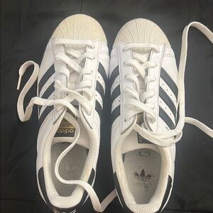 Kids size 5 Adidas White and Black Shell Toe Sneakers (c)